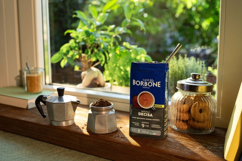 Caffè Borbone debutta nel macinato con Nobile e Decisa